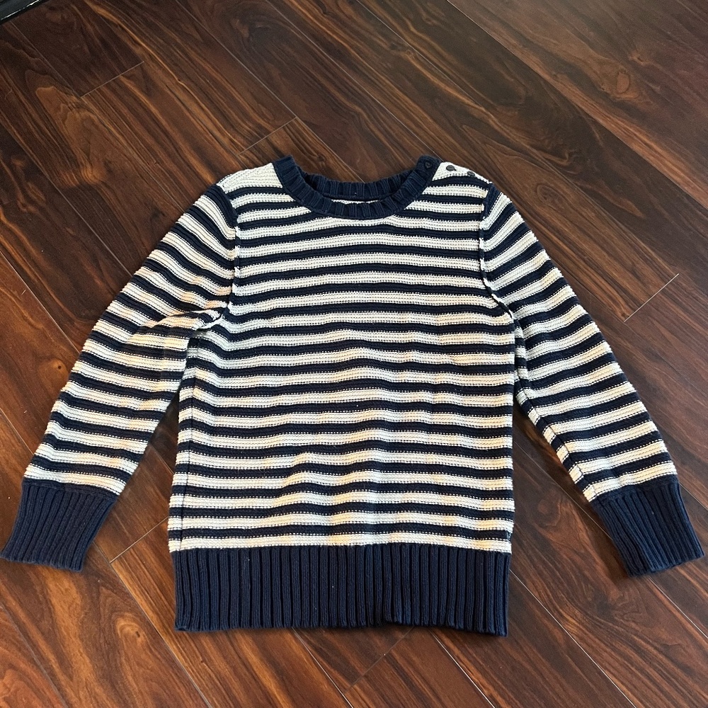 American Eagle Outfitters Women's Black and White Sweater